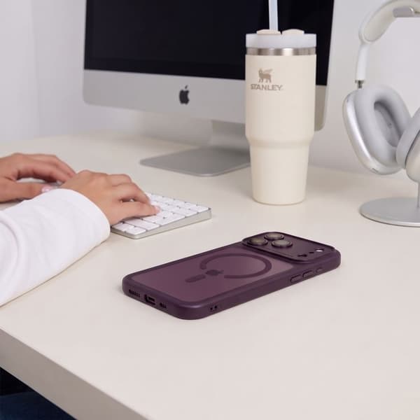 Tech-Protect MagPeak MagSafe CC Cover til iPhone 17 Pro Max - Dark Cherry Wine red
