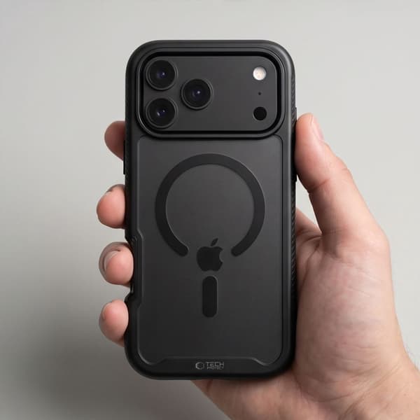 Tech-Protect Defense MagSafe Cover med integreret Skærmbeskyttelse til iPhone 18 Pro Max - Matsort Black