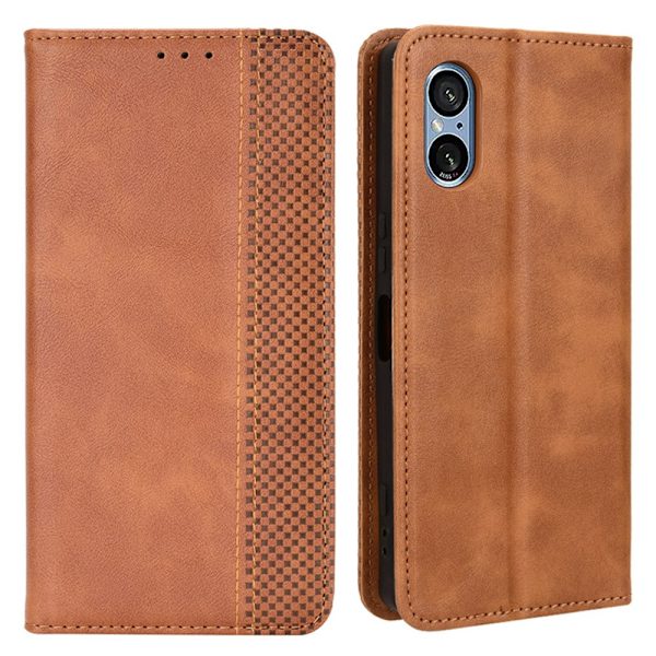 SKALO Sony Xperia 5 V Kohokuvioitu Premium lompakkokotelo - Ruskea Brown