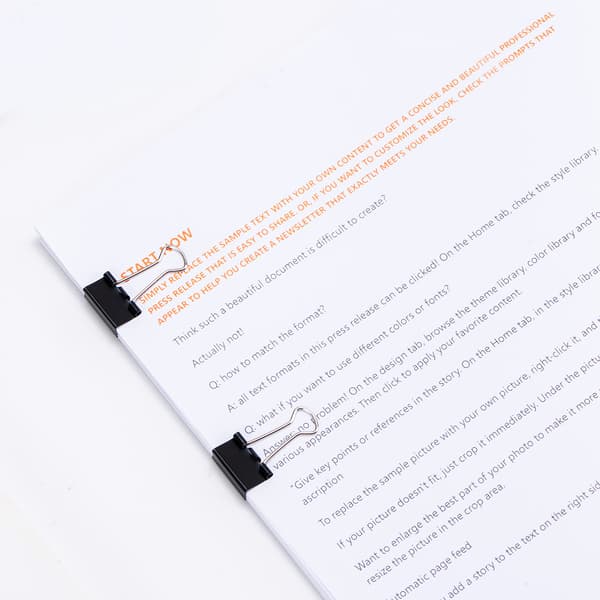 Amazon Basic Slitstarka pärmar, för kontorsbruk, 144 pärmar (12-pack med 12), Små, 1,9 cm, Svart