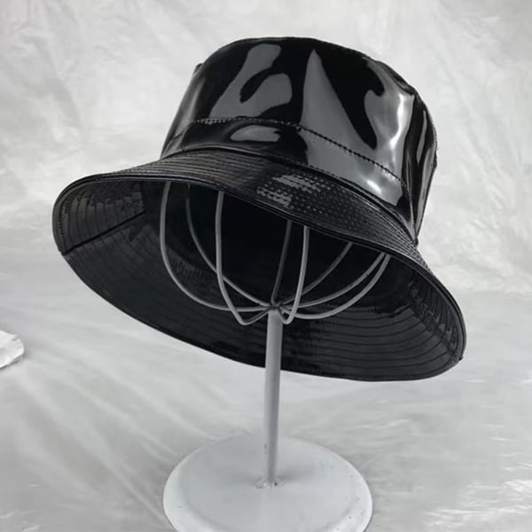 Söpö Bucket Hat Beach Fisherman hatut naisille, käännettävä kaksipuoleinen kuluminen PU Leather Black