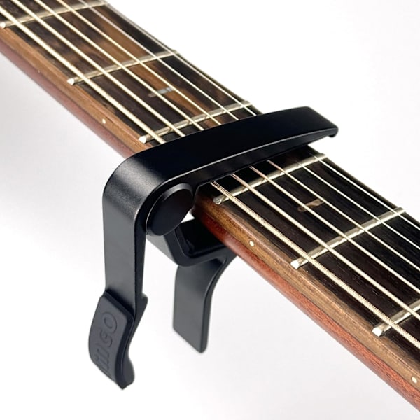 Guitar Capo til Akustiske og Elektriske Guitarer med 5 Picks Gratis, Sort Black