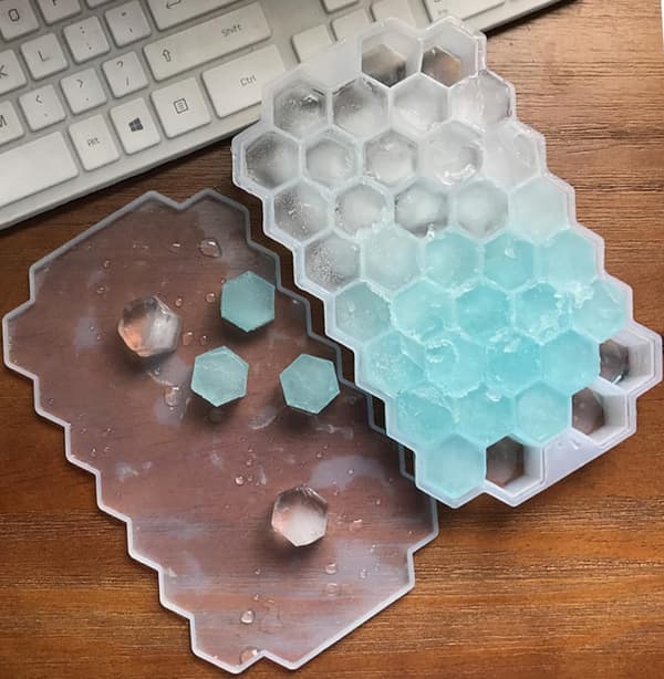 2-pack Isbricka, Isbricka med Lock Silikon Isbricka Spillfri, Flexibel Isbricka Form Liten Isbricka (37 Hexagon Vit) white