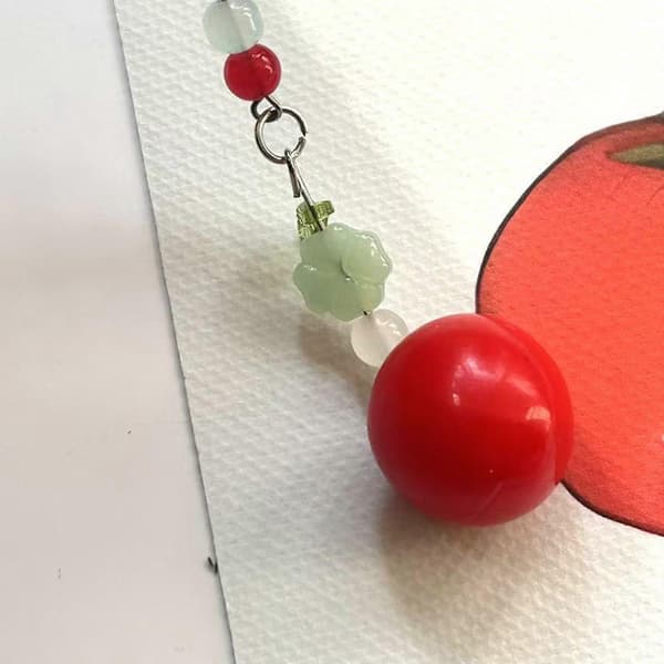 Multifunktionell tomatnyckelring, handgjord pärlstavstelefonrem, stilfull accessoar med gröna blad för väskor och telefoner