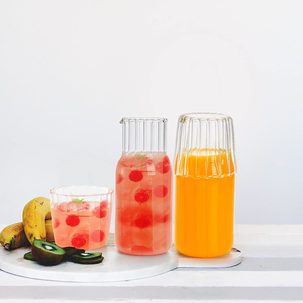 4 stk. Sengebord Vandkaraffel med Tumbler Glas, 18 Oz Natbord Vandkaraffel og Glassæt, Klar Vandkande og Kop Nattesæt til Skrivebord, Transparent S
