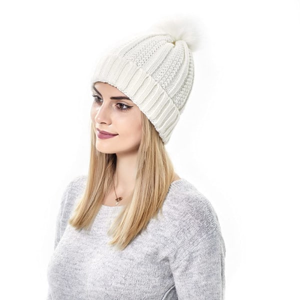 Damestrikket hue med satinfor Pom Pom Vinter Varm Cap Bobble Hat Hår Beskyttende Silkeagtig Stretch Strik Hat, hvid