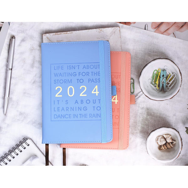 2024 A5 Dagbok Planerare, 2024 Dagbok Sida per Dag, Vecko Månadsplanerare med Månadsflik, Jan-Dec 2024 med Pennhållare, 320 Sidor (HIMMELBLÅ 2024)