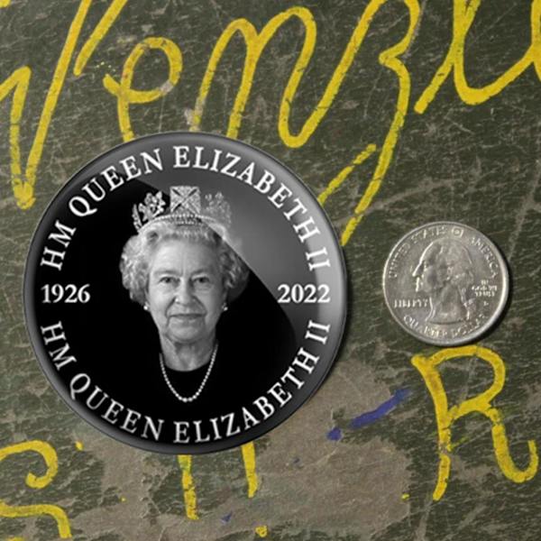 Dronning Elizabeth II Mindebrystspænde - Nemt bærbart mærke til tøj, tasker og vægge（grøn）