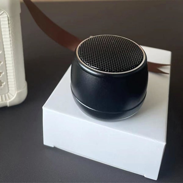 Ny F10 Bluetooth Audio Mini Hemma Utomhus Hög Volym Liten Stålkanoner Trådlös Kopplad Röst Högtalare（Svart）