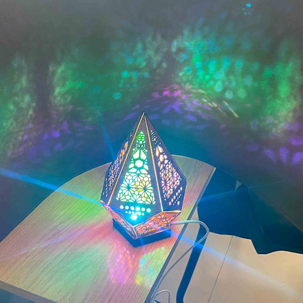 Boheemi puinen lattiavalaisin, värikäs timantti Polar Star -lattiavalaisin USB-latauksella