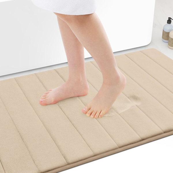 Extra mjukt badrumsmatta i minnesskum, 24x16 tum, halkfri absorberande badrumsmatta för badrumsgolv, maskintvätt och torktumling, beige