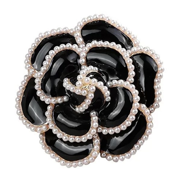 Lyxig kameliabrosch med pärlor för kvinnor – elegant design med imiterade pärlor eller strass (silver)