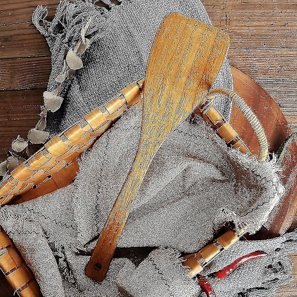 Träspade. Stekspade för köksredskap