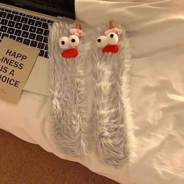 Varme koselige fluffy tegneseriemonster sokker korallfløyel tredimensjonale morsomme vintersokker fluffy sokker（grå）