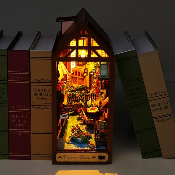 2023 Ny Trämodell Leksak Med Led Firefly Forest Diy Hus Set Present 3d