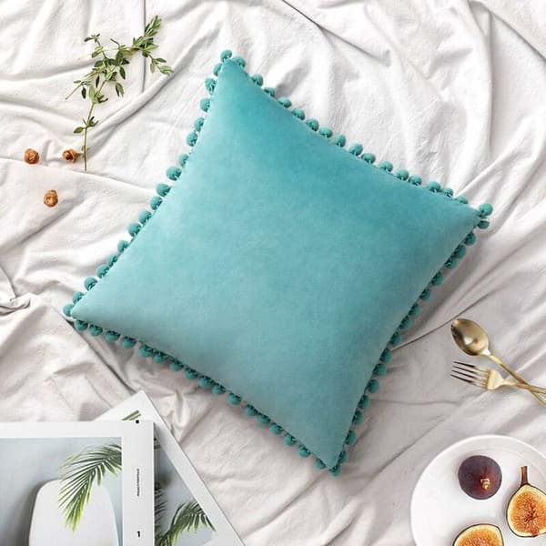 2-pack kuddfodral i sammet med dekorativa pompom, mörkgrön