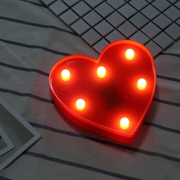 2023 Ny oppgradert (virtuelt lager) hvitt brevlysdekor i plast med varmt hvitt lys, 2xAA-batterier (ikke inkludert), rødt hjerte