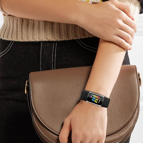 Perfekt skydd för Fitbit Charge 5, skärmskydd säkerställer kristallklar synlighet, robust TPU-stötfångarfodral erbjuder oöverträffat helkroppsskydd