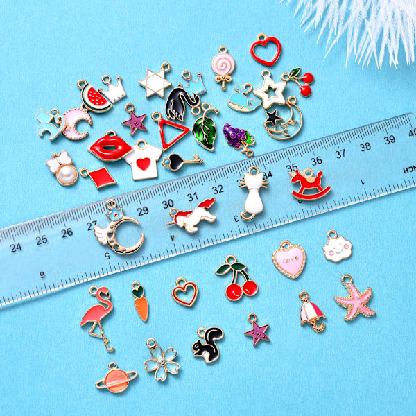 100 stk blandet assortert for DIY smykker tilbehør charms