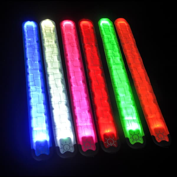 3 USB-oppladbare LED-lysarmbånd perfekte for Valborg utendørsfester