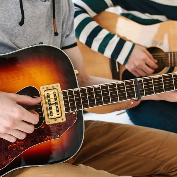 Flamingo-inspirerat gitarrkapo, premium hållbar zinkmetall som kombinerar ett kapo med en 360° klämmande plektrumhållare för akustiska och elektriska gitarrer, Klar