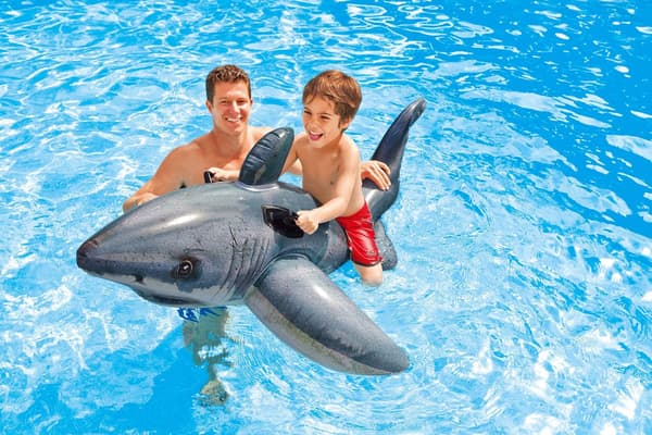 Suuri valkohai -ratsastuspoiju