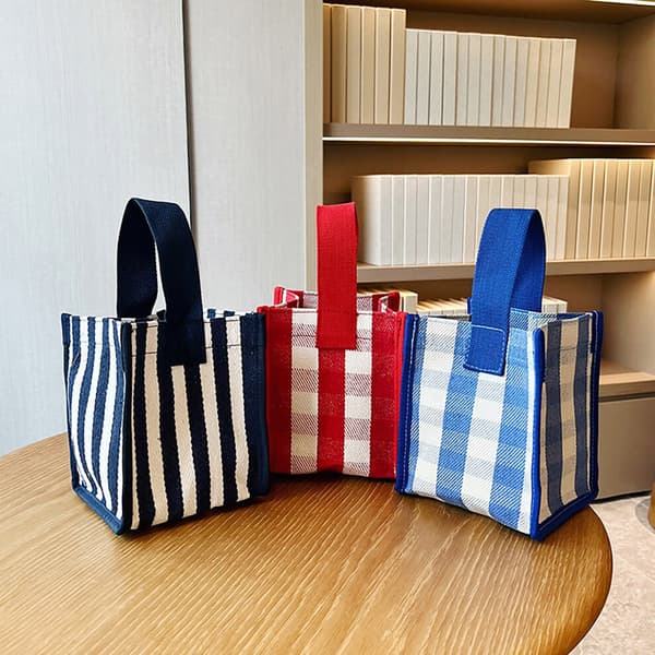 Checked Canvas Lunch Bag, Mini Portable Square Tote Bag (Red)