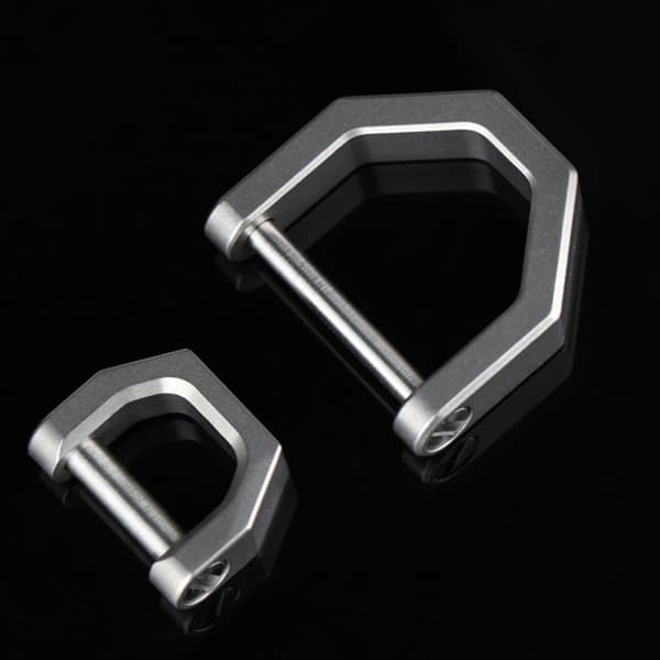 D-formad Multifunktionell Mini Full Titan Spänne Nyckelring Bilspänne Utomhusspänne Hästskospänne