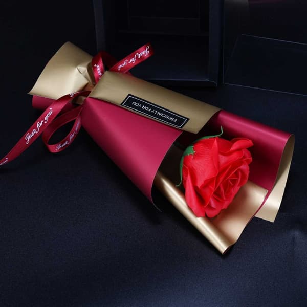 Everlasting Rose in Gift Packaging - Artificial Rose in Red Bouquet