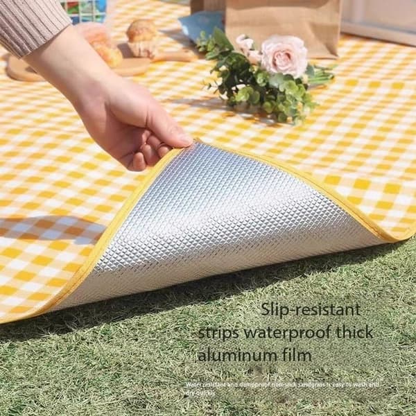 Extra Large Picnic Mat 200x300 cm Water and Sand Resistant Quick-Drying Portable for Beach Camping and Festivals
