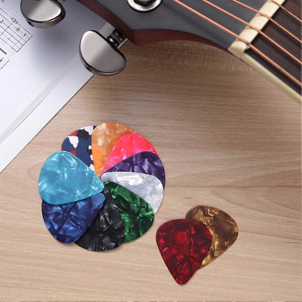 30st Gitarrplektrum 0.5mm 0.75mm 1.0mm Tunna Varierade Färgglada Kärlekshjärta Celluloidplektrum för Bas Elgitarr Akustisk Gitarr Ukulele KAESI