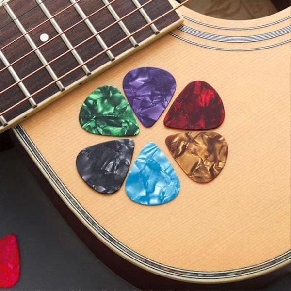 30st Gitarrplektrum 0.5mm 0.75mm 1.0mm Tunna Varierade Färgglada Kärlekshjärta Celluloidplektrum för Bas Elgitarr Akustisk Gitarr Ukulele KAESI