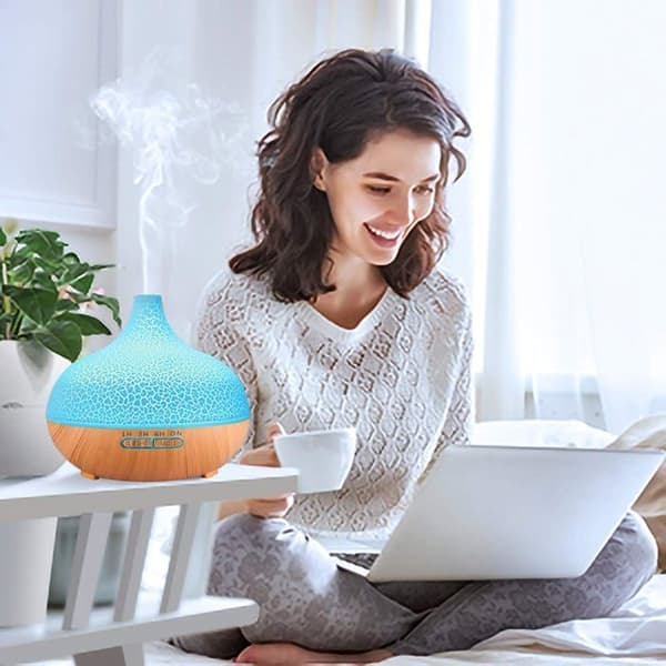 Diffuser til æteriske olier, 550 ml ultralyds luftfugter elektrisk aromaterapi diffuser med fjernbetjening, 7 farver