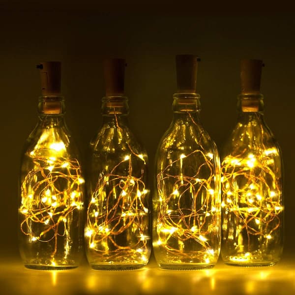 Fairy lights laget av vinkorker til jul
