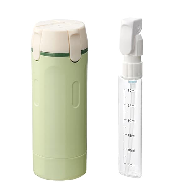 8-pack 4-i-1 påfyllningsbara reseflaskor med pump och gradering för schampo och lotioner (vit + grön)