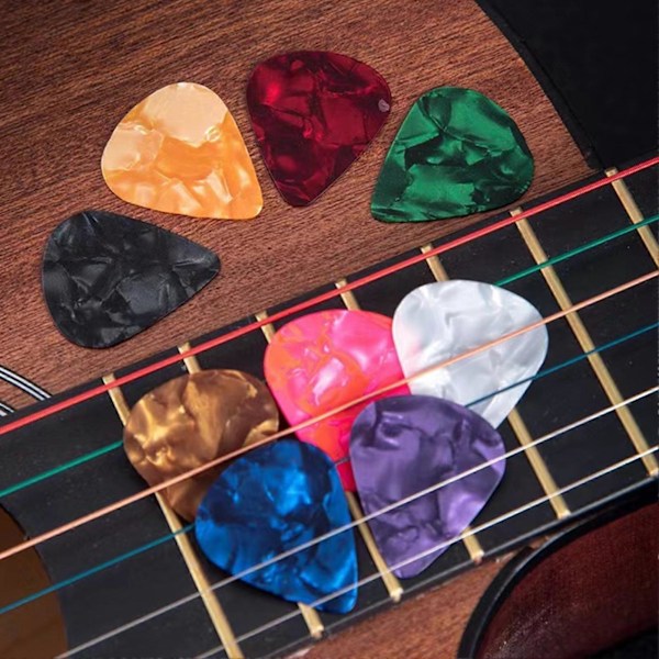 30st Gitarrplektrum 0.5mm 0.75mm 1.0mm Tunna Varierade Färgglada Kärlekshjärta Celluloidplektrum för Bas Elgitarr Akustisk Gitarr Ukulele KAESI