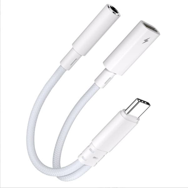 AA10-B2P15 USB-C–3,5 mm-sovitin PD-latauksella