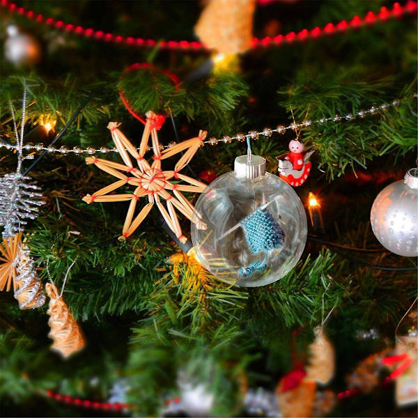 Stickad Julgranskulor - Stickad och Virkad Dekorativ Julgranskulor med Upphängningsögla
