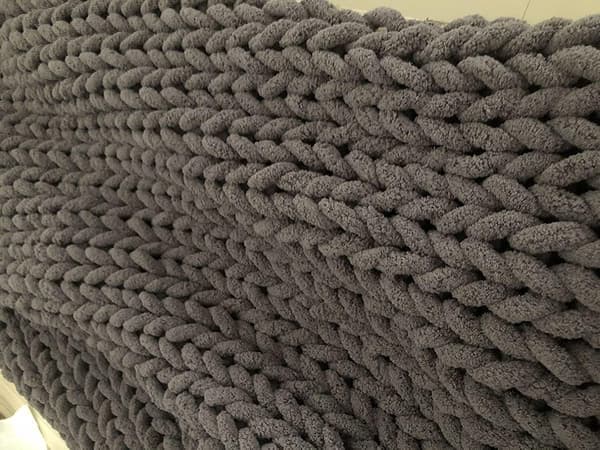 2 stk. Chunky Strikket Chenille Garn til Håndstrikkede Tæpper, Super Blødt Stort Jumbo Garn (Mørkegrå)