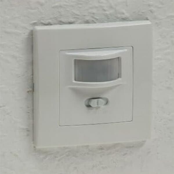 160° innfelt bevegelsessensor veggbryter for LED- og halogenlamper