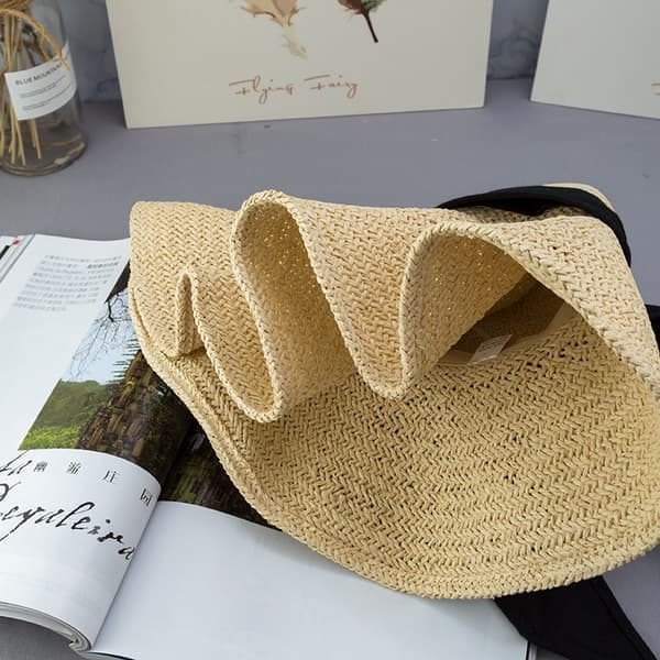 Sammenleggbar strandhatt for kvinner med bred brem