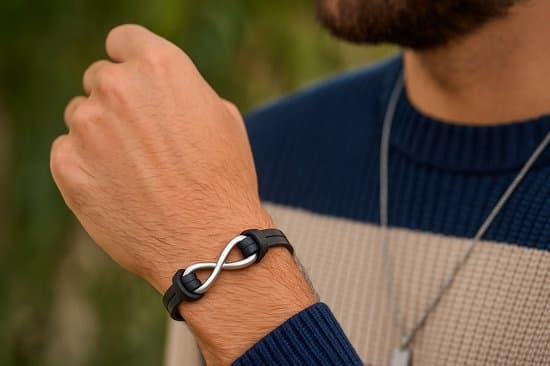 Frank 1967 Multilayer læderarmbånd til mænd med infinity-symbol i rustfrit stål, justerbar glidelås, sort, 20-21 cm
