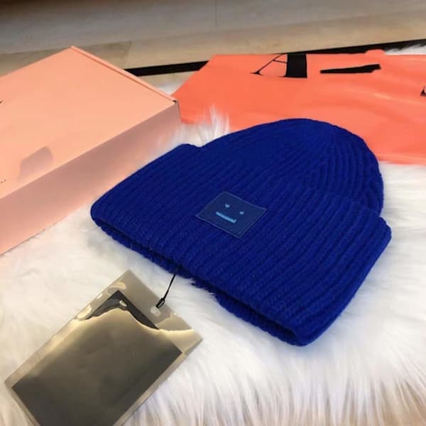 Smiley Wool Beanie for Couples - Square Rolled, High-Quality Winter Hat Safi Blue