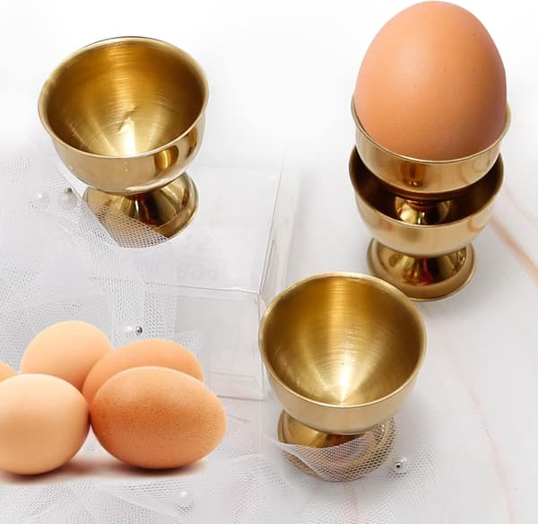 Eggkopper i rustfritt stål, sett med 4 gullfargede eggkopper for hardkokte og bløtkokte egg
