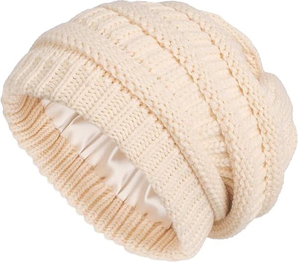 Stickad vintermössa för kvinnor, varm slouchy skidmössa, satin foder, beige, passar 52-60cm