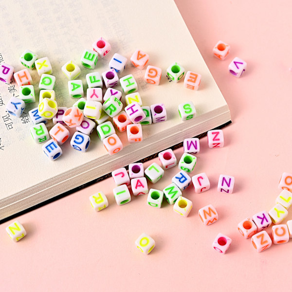 700 stk 18 Farver Akryl Alfabet Bogstav A-Z Terning Perler til Smykkefremstilling Børn DIY Halskæde Armbånd
