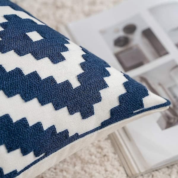 Set med 2 broderade dekorativa kuddfodral, accentkuddar, prydnadskuddar utan innerkuddar inkluderade 45x45 cm (blå)