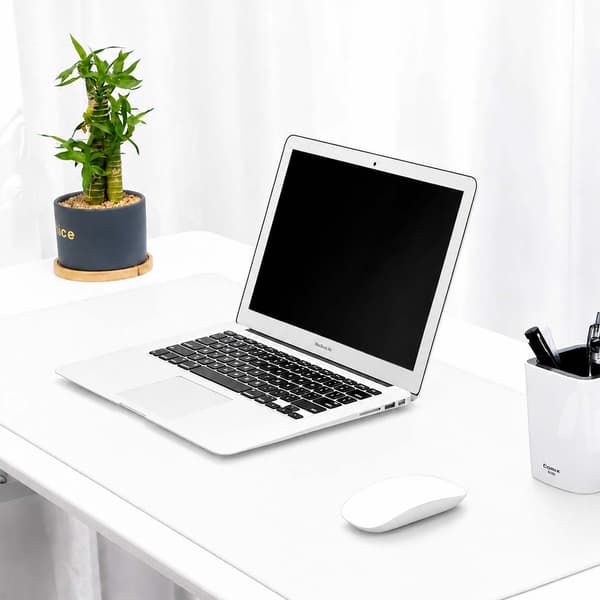 Hvit skrivebordsunderlag deskmat 120x60 cm PU-lær hvit