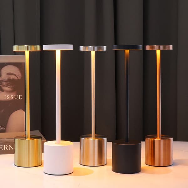 Ladattava LED-pöytälamppu metallia musta