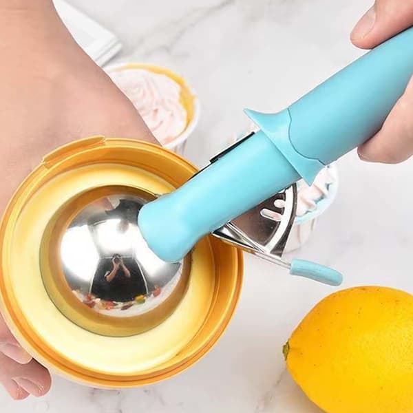 Isbolle med 1-klikk ejektor for perfekte iskuler 6 cm